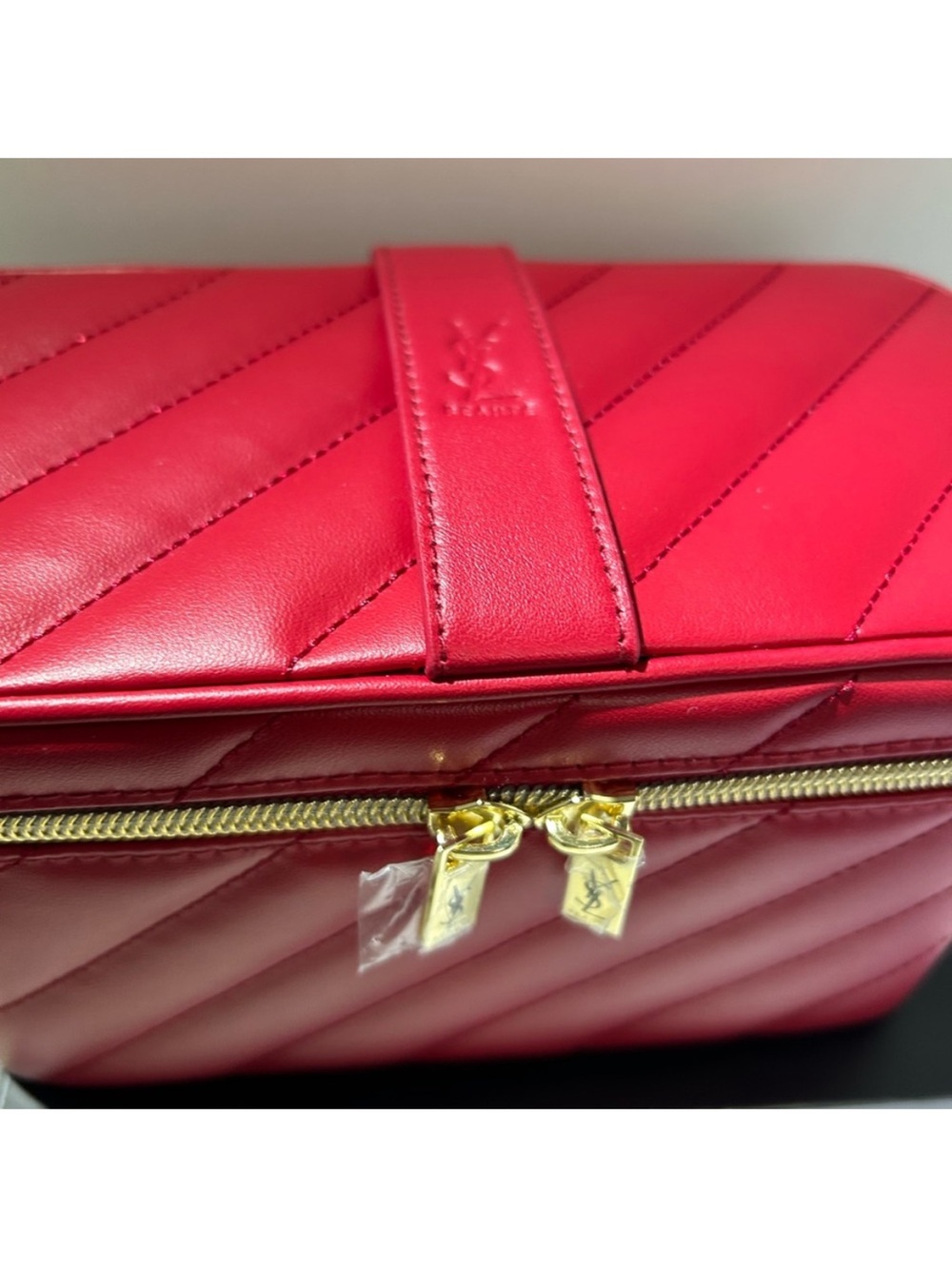 YSL beauty red case - Picture 7 of 9